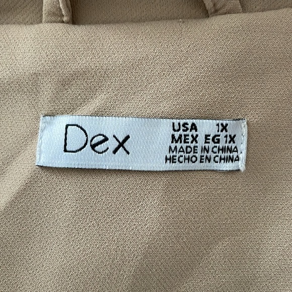 Dex Trenchcoat long size 1X with sleeve tie detail and waist belt. - Picture 2 of 6